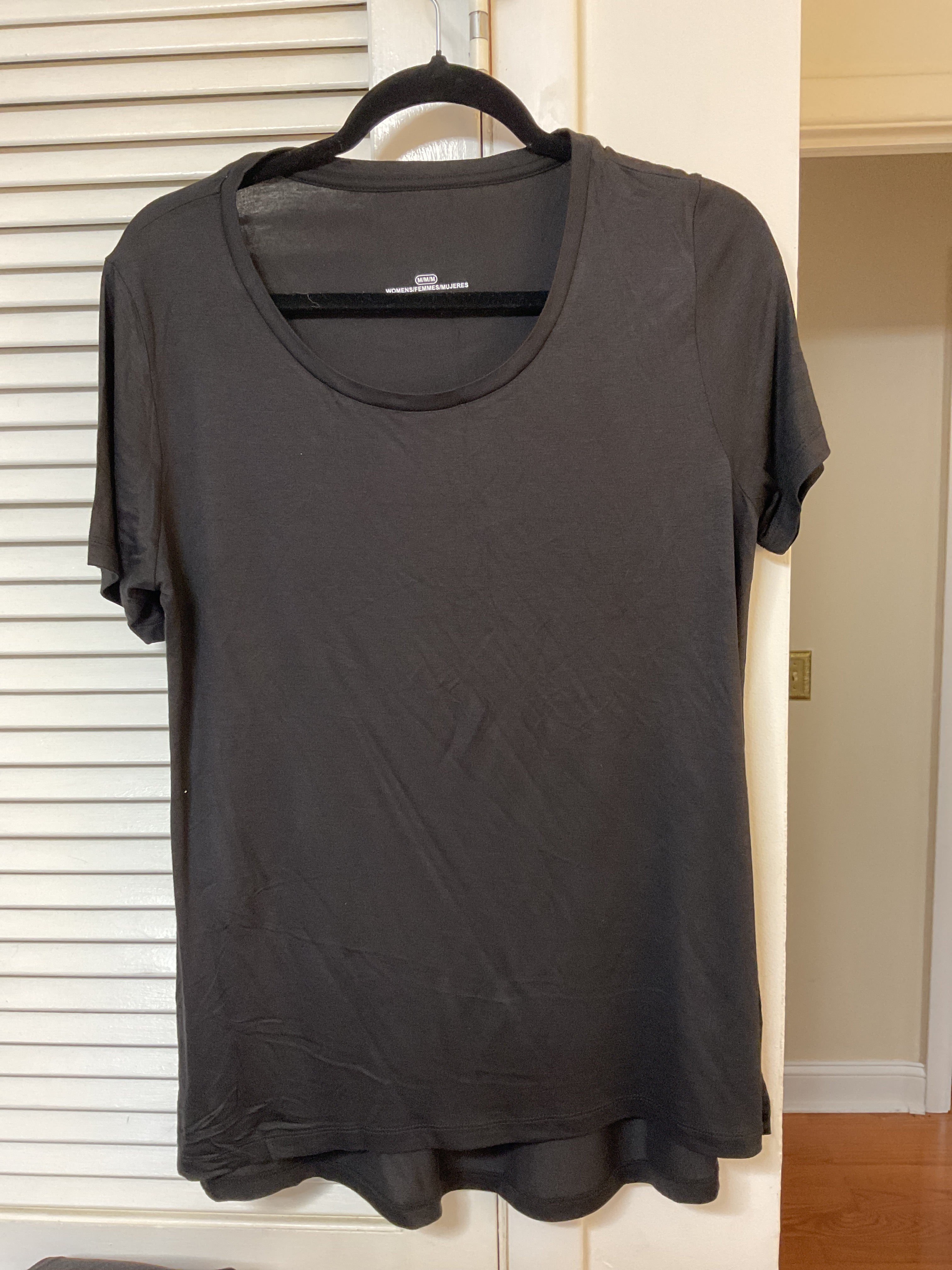 Medium black T-shirt