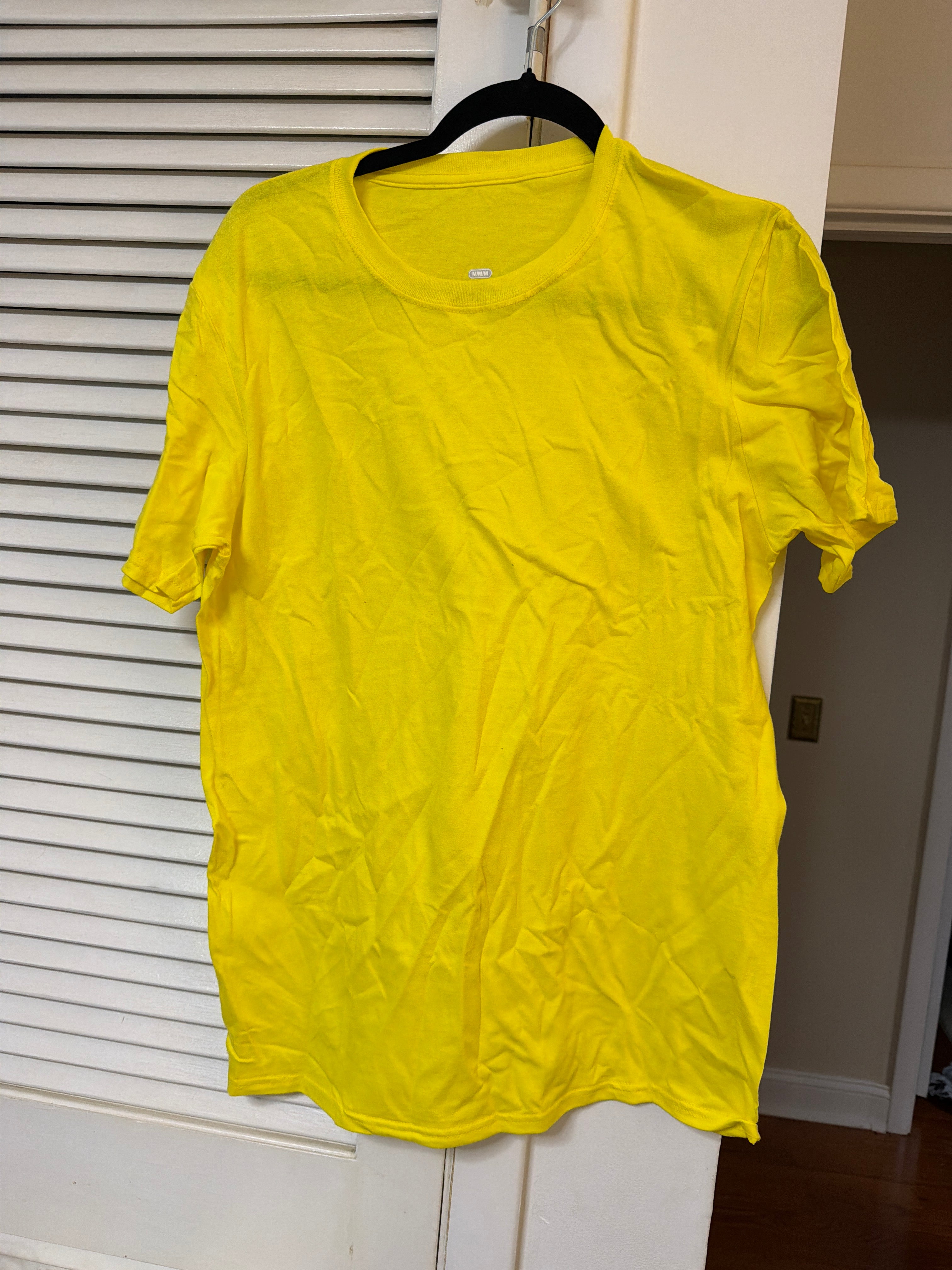 Yellow T-shirt, medium