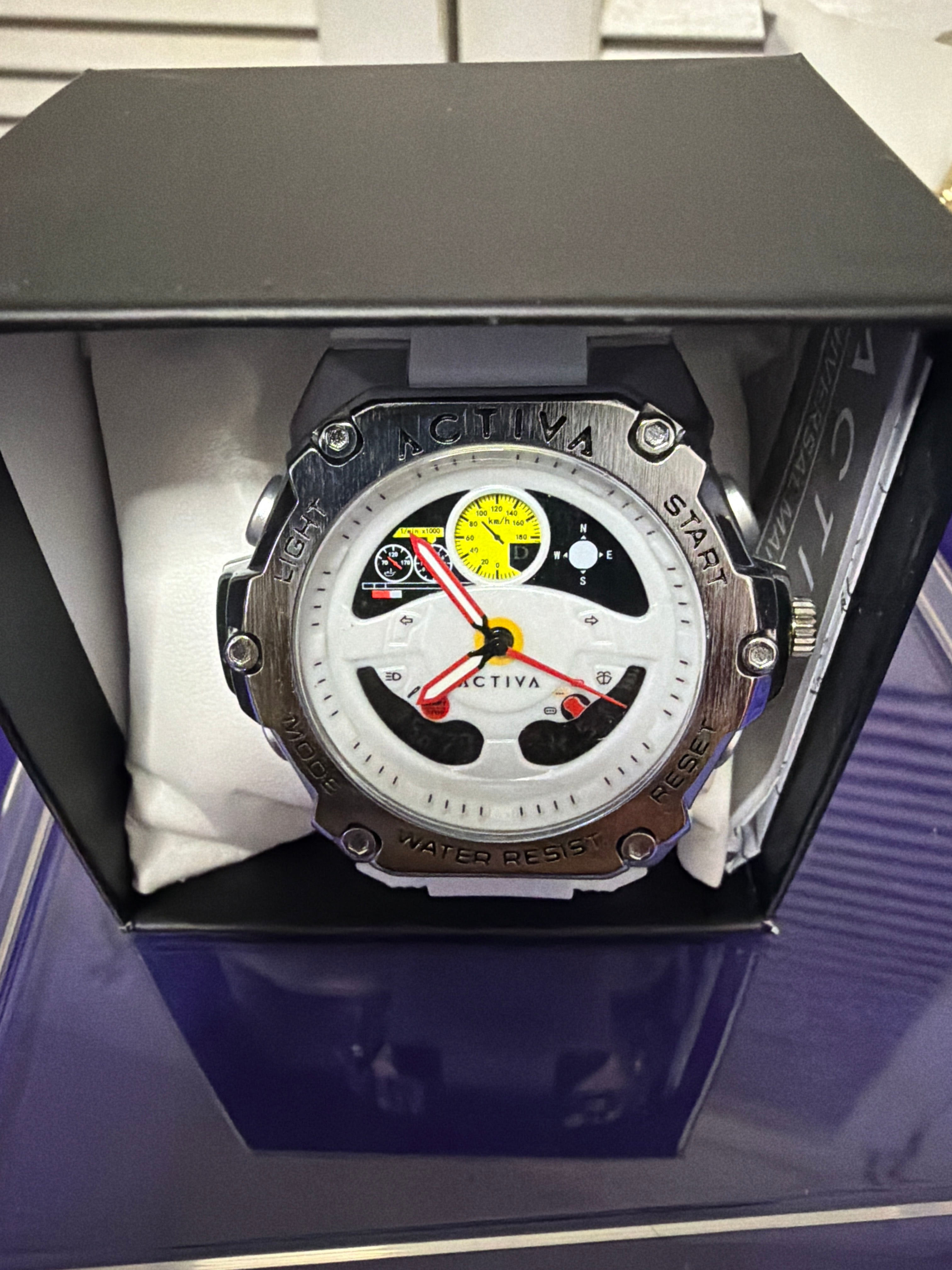 Active x Invicta digital watch ￼