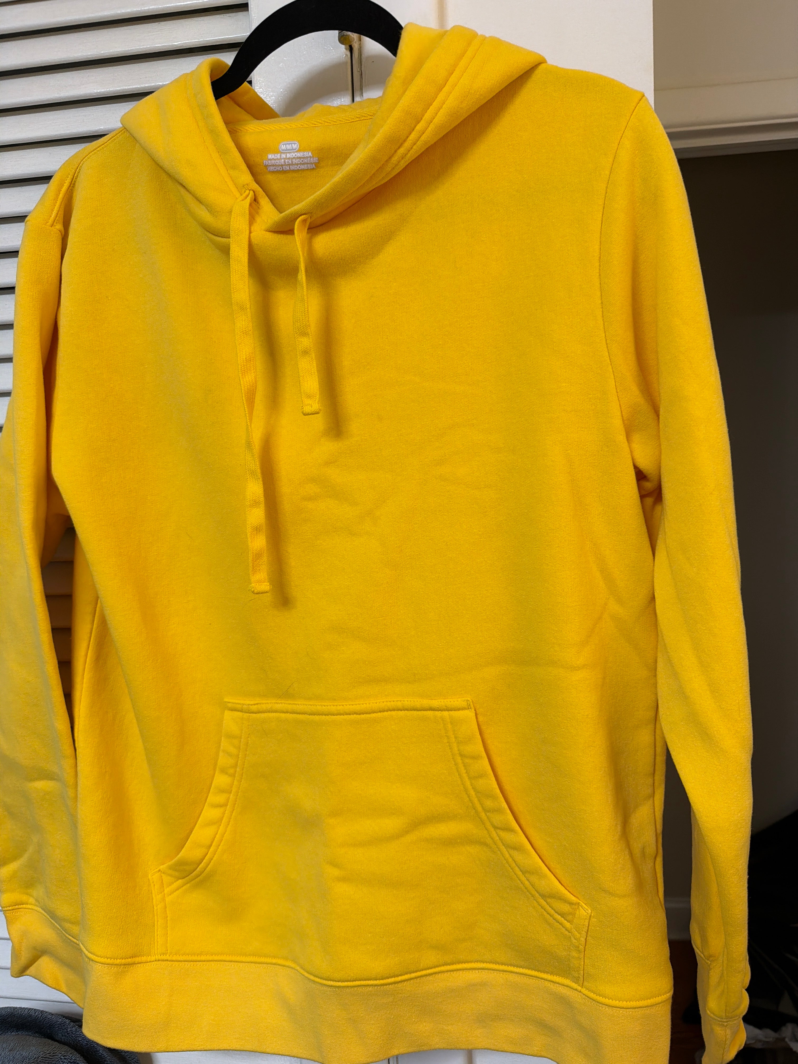 Medium yellow hoodie ￼